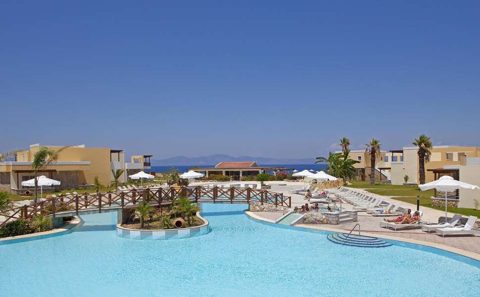 Een foto van het zwembad bij Natura Village Hotel & Spa