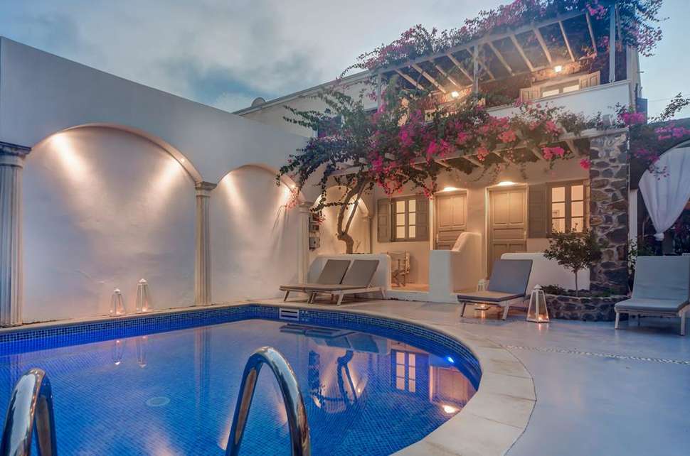 Een foto van het zwembad bij Arion Bay Hotel