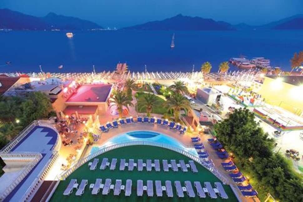 Een foto van de buitenkant van Premier Nergis Beach