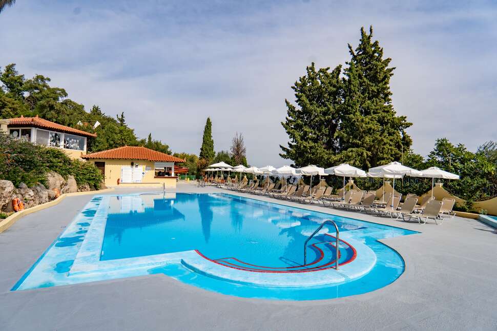 Een foto van het zwembad bij Hotel Valmar Corfu by Louis Hotels