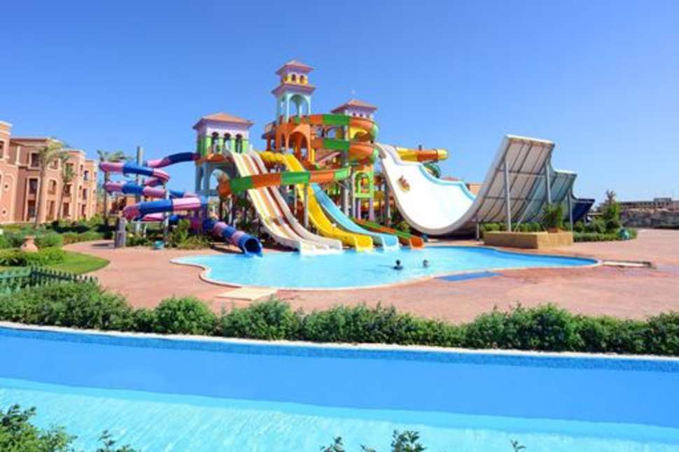 Een foto van het zwembad bij Charmillion Club Aquapark