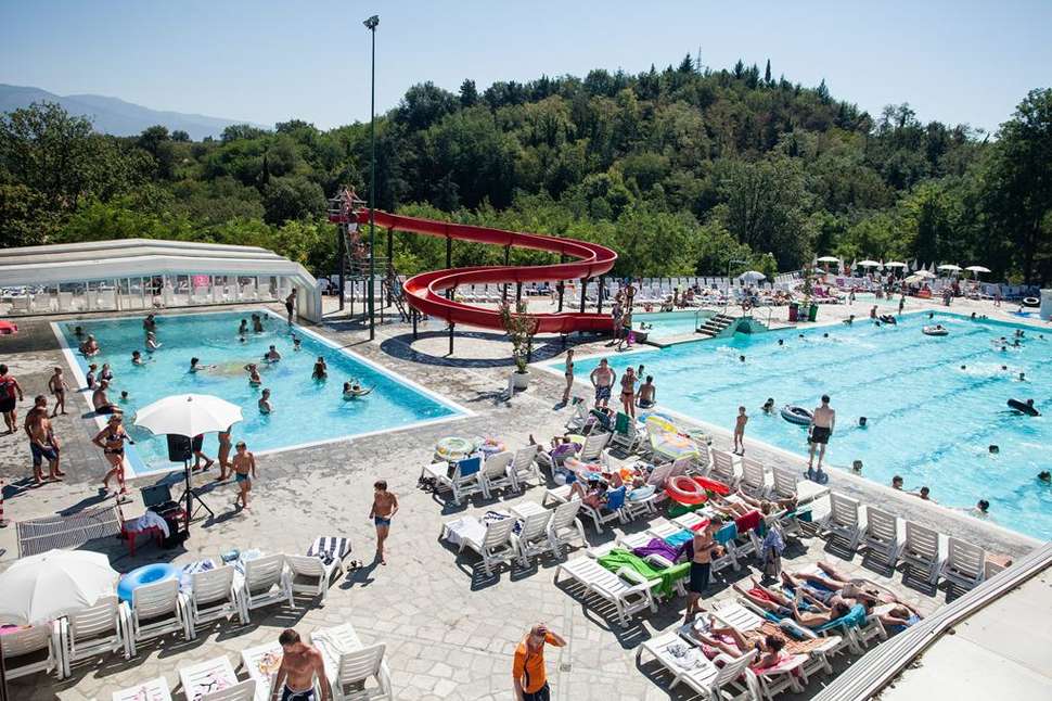 Een foto van het zwembad bij hu Norcenni Girasole Village