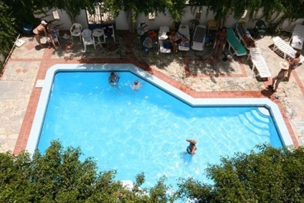 Een foto van het zwembad bij Iro Hotel