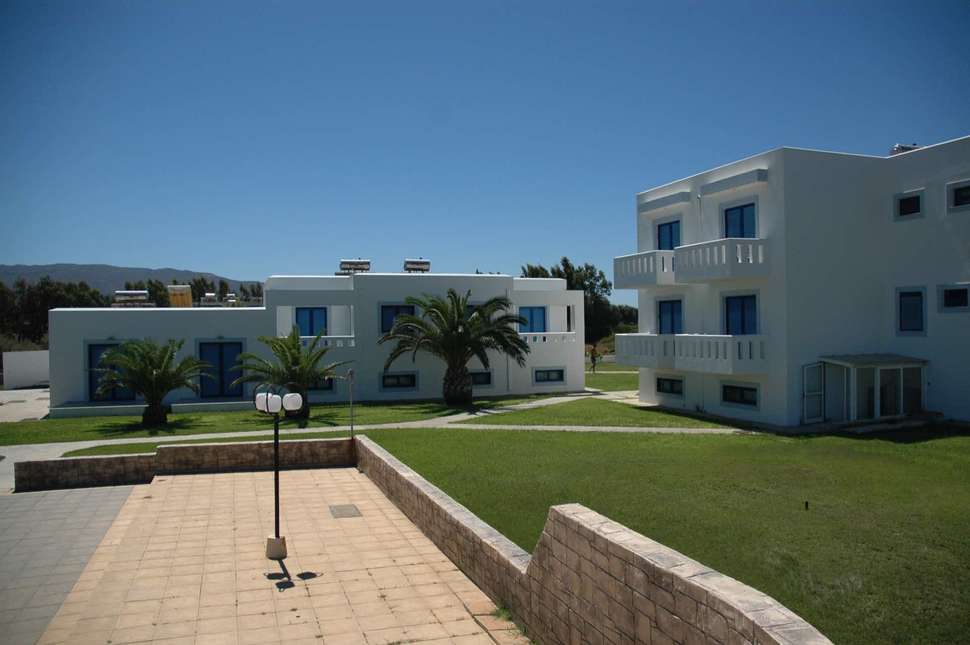 Ein Foto von der Außenansicht des Bouradanis Village Hotel