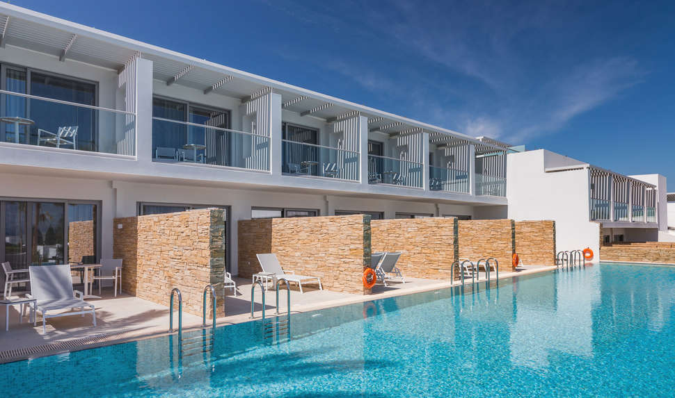 Een foto van het zwembad bij Blue Lagoon Ocean