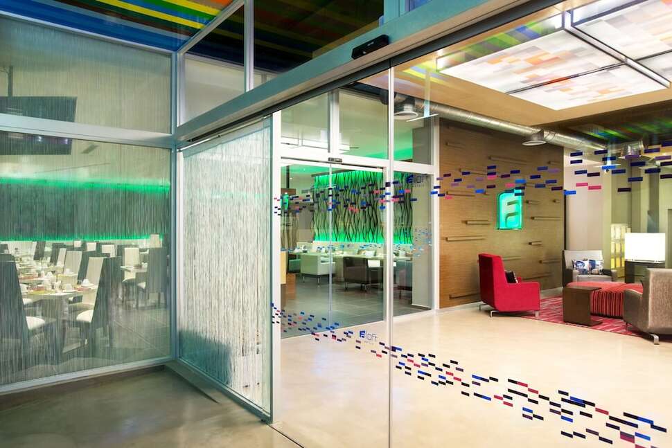 Een foto van het interieur van Aloft Cancun Hotel