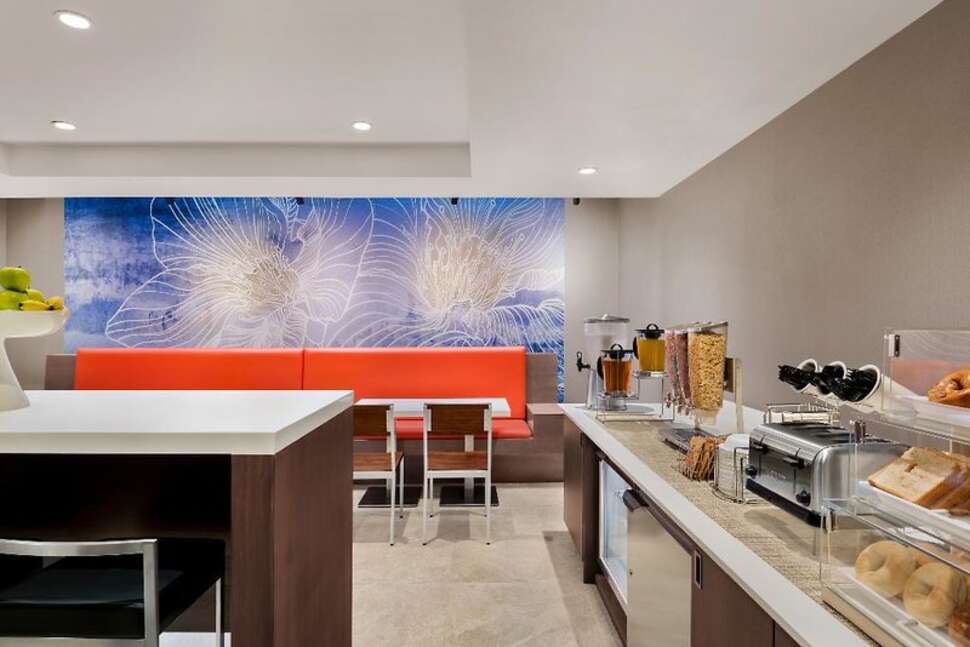 Een foto van La Quinta Inn & Suites by Wyndham Times Square South