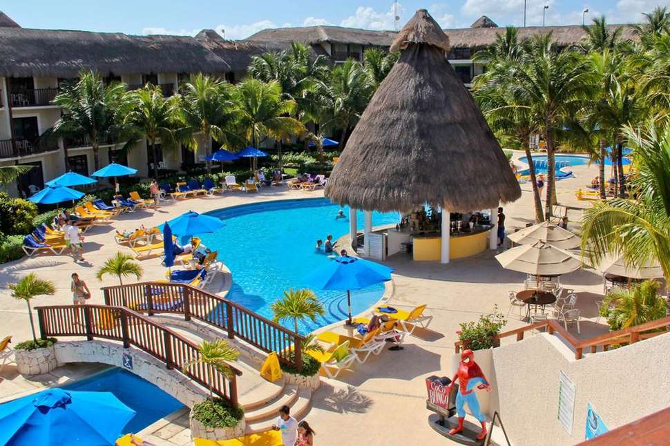 Een foto van het zwembad bij The Reef Coco Beach