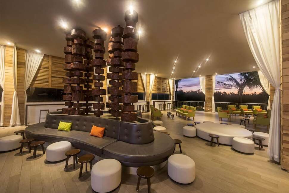 Een foto van het interieur van Platinum Yucatan Princess All Suites & Spa Resort