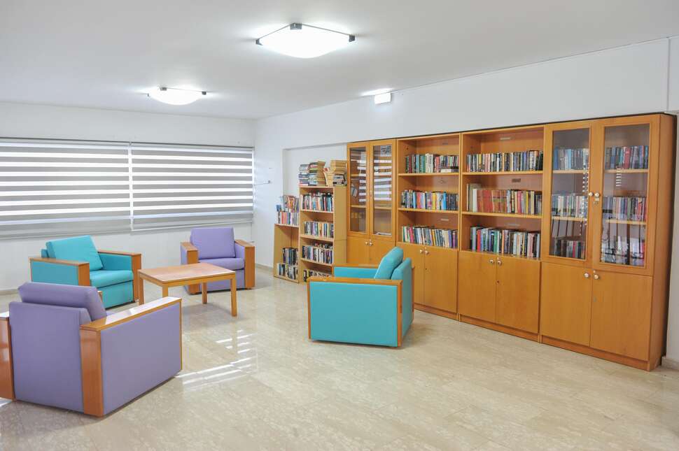 Een foto van het interieur van Fedrania Gardens Hotel