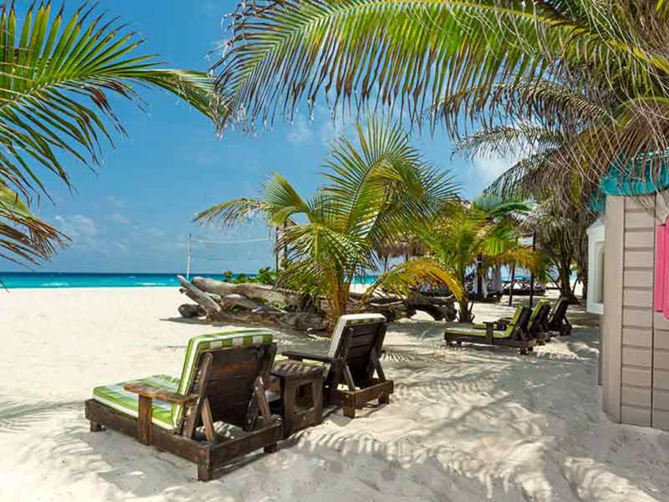 Een foto van het strand bij Flamingo Cancun Resort