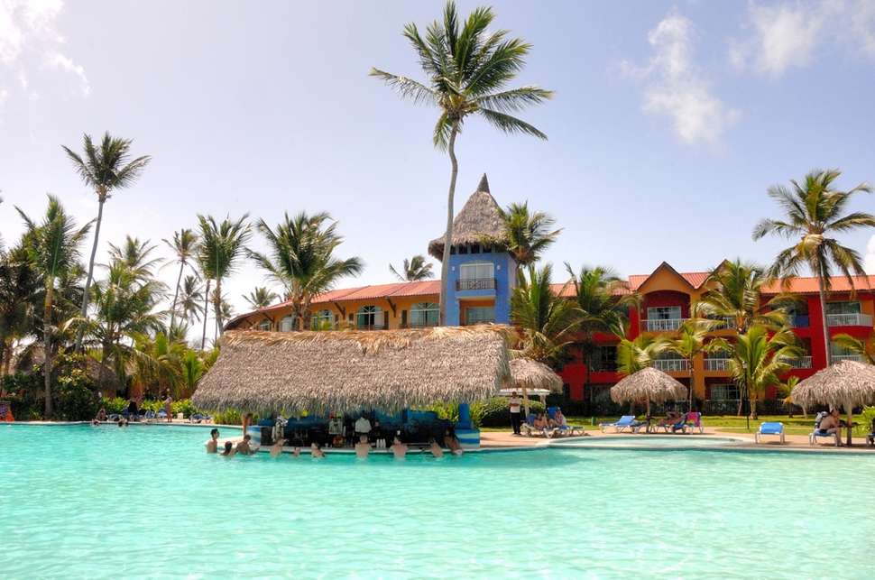 Een foto van het zwembad bij Caribe Deluxe Princess