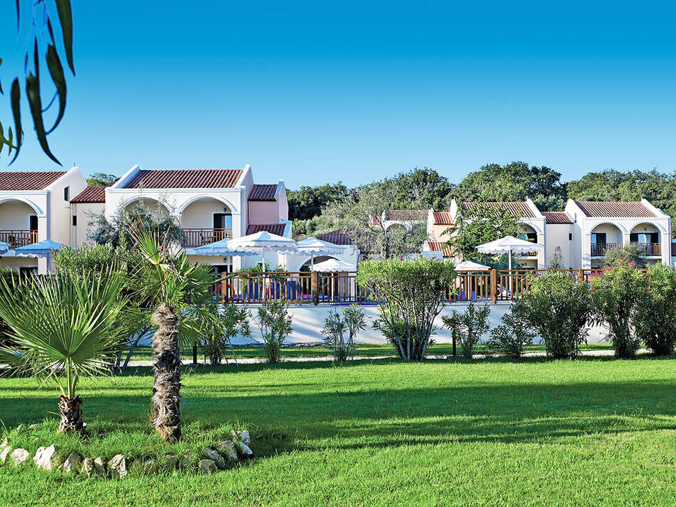 Een foto van de buitenkant van Roda Beach Resort & Spa