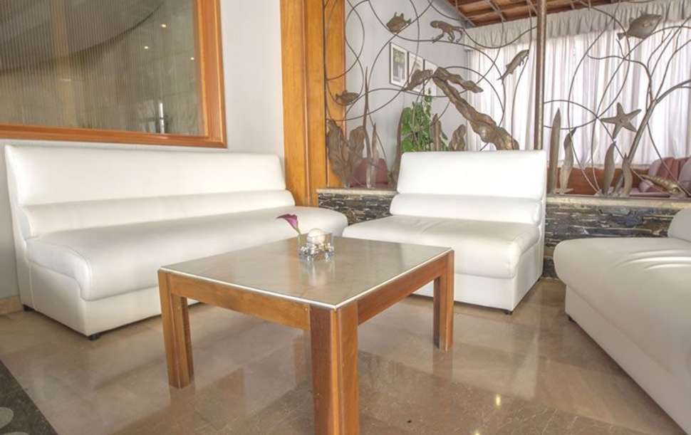 Een foto van het interieur van Hotel Lloret Santa Rosa