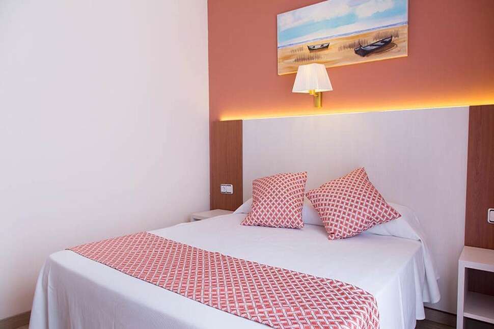 Ein Foto GHT Balmes Hotel Aparthotel & Splash