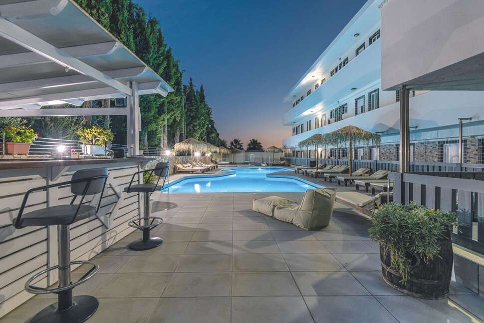 Een foto van het zwembad bij Sunny Days Hotel & Appartementen