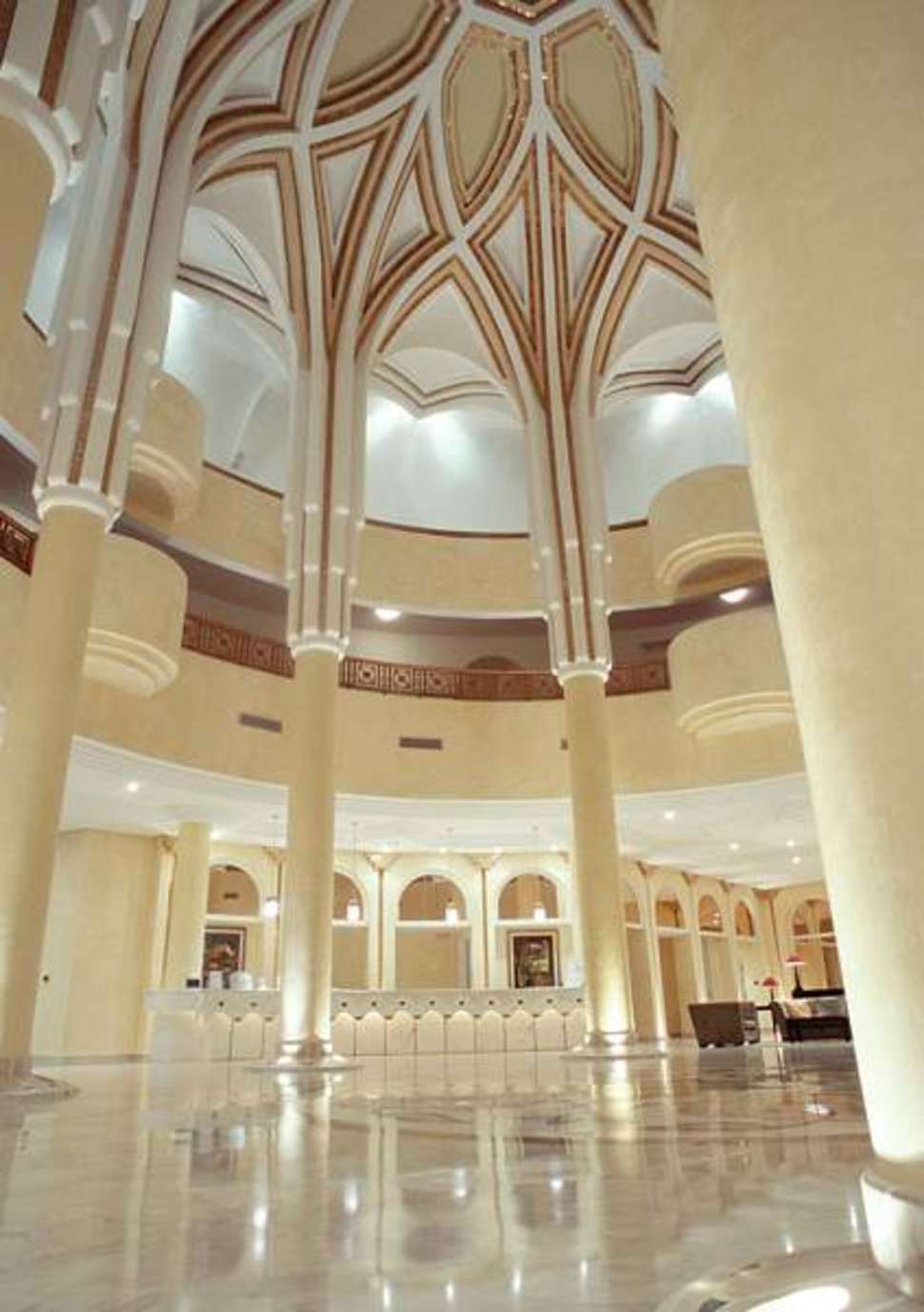 Ein Foto Golden Tulip Taj Sultan