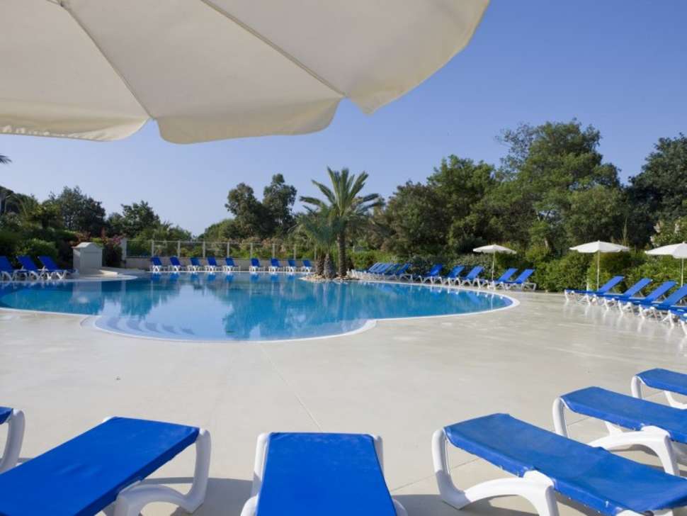 Een foto van het zwembad bij Pierre & Vacances Residence Les Calanques des Issambres