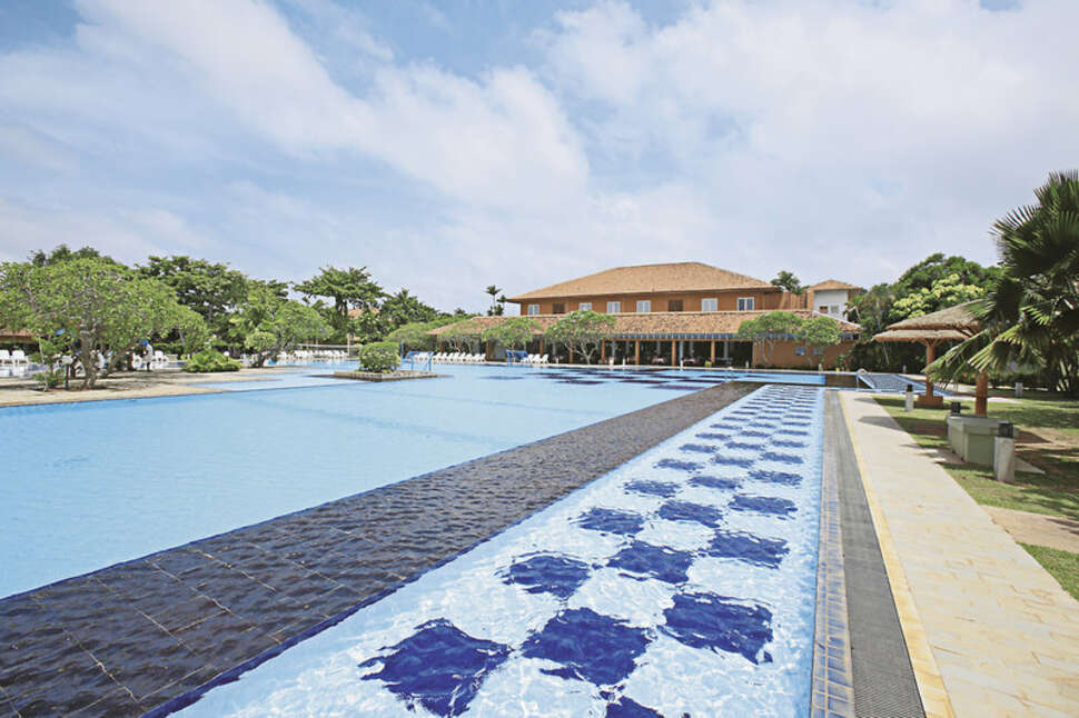 Een foto van het zwembad bij Club Palm Bay Hotel