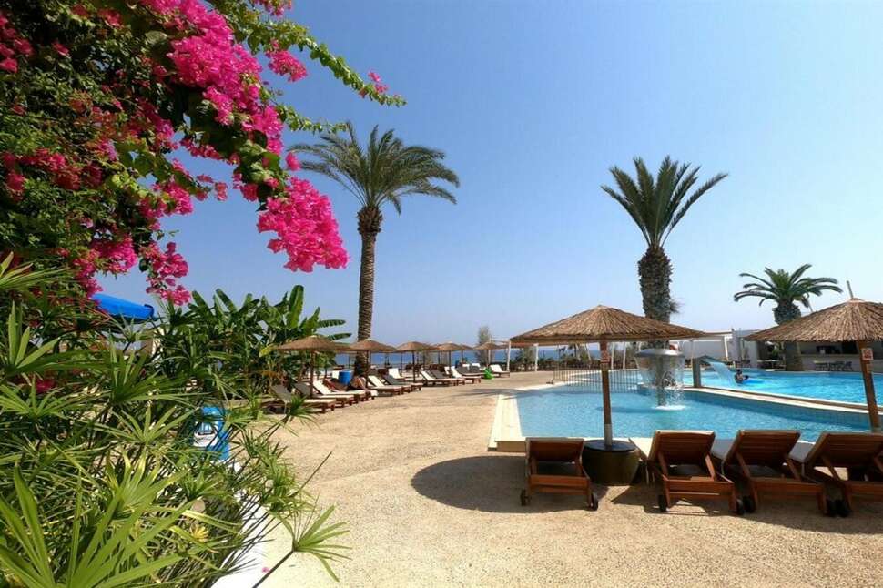 Ein Foto vom Pool im Malama Beach Holiday Village