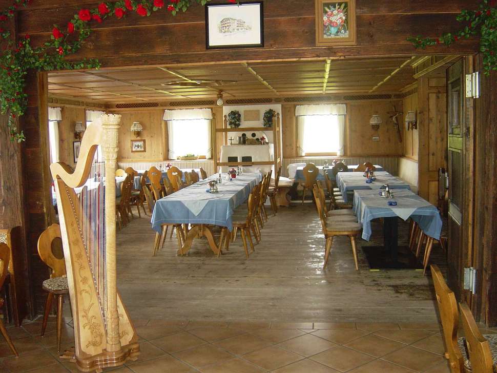 Een foto van het interieur van Hotel Harfenwirt