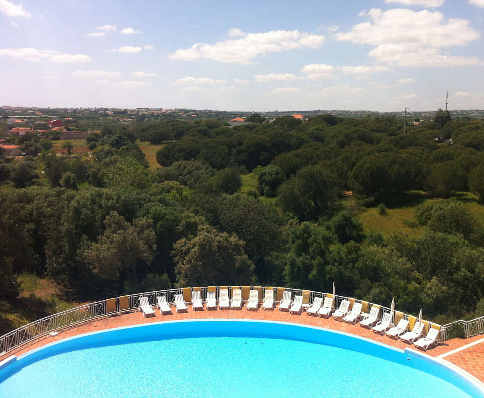 Een foto van het zwembad bij Longevity Cegonha Country Club