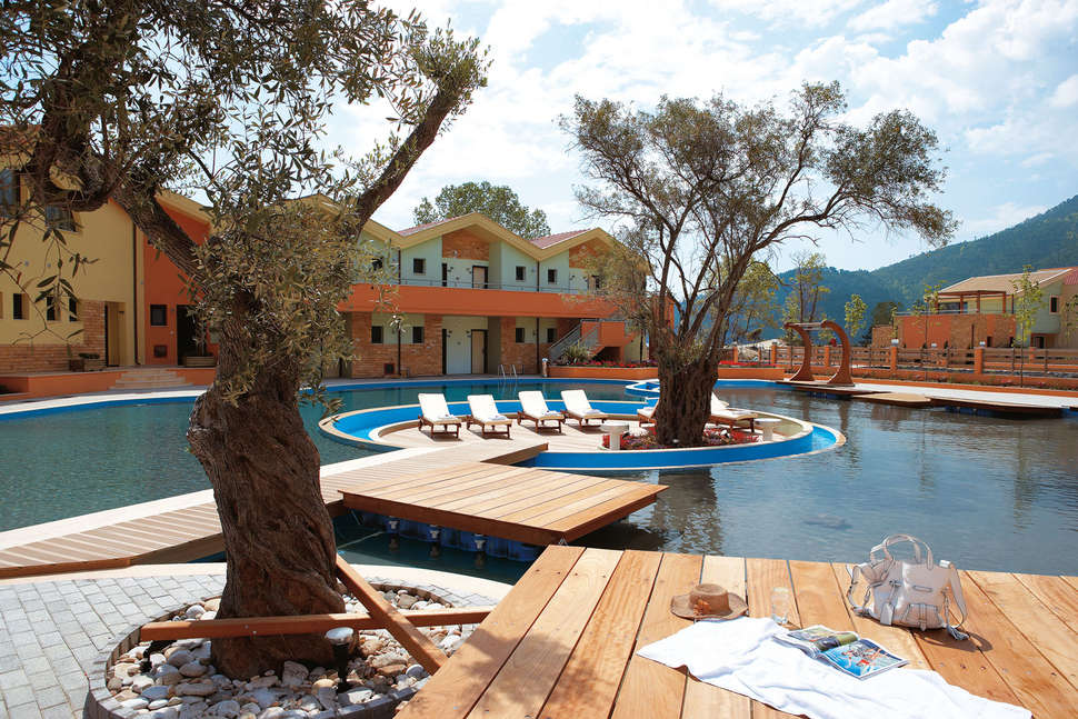 Ein Foto vom Pool im Alexandra Golden Boutique Hotel