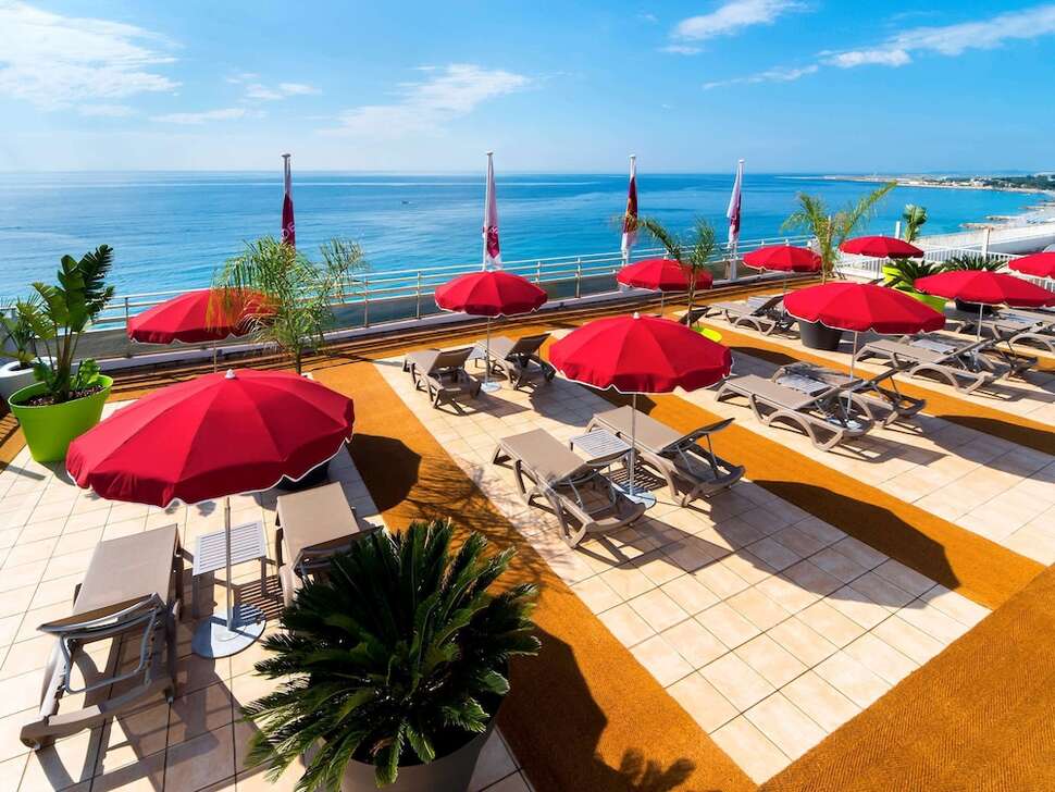 Een foto van het terras bij Aparthotel Adagio Nice Promenade des Anglais