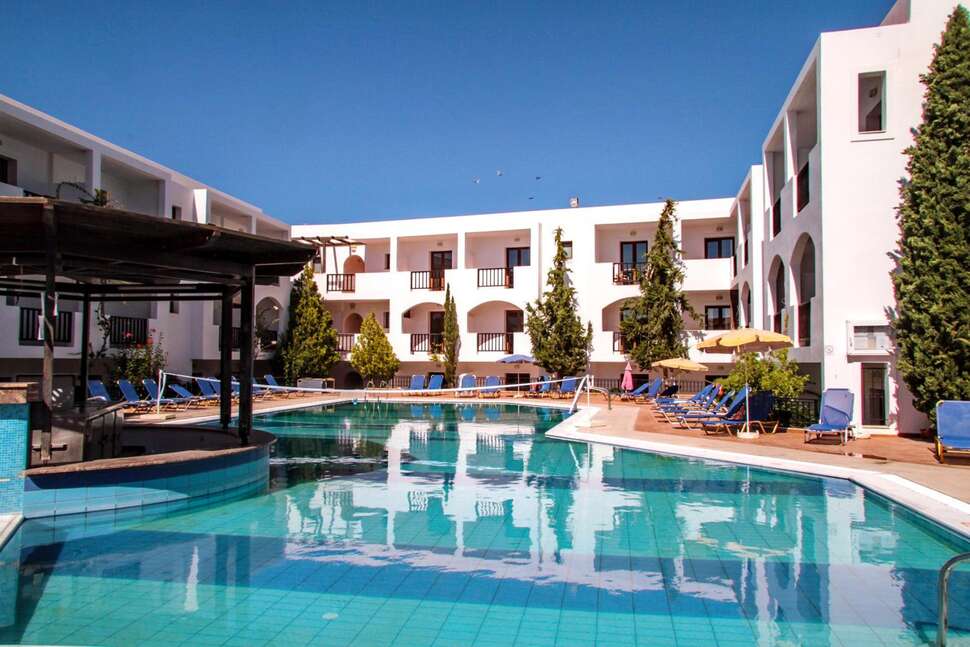 Een foto van het zwembad bij Club Lyda Hotel
