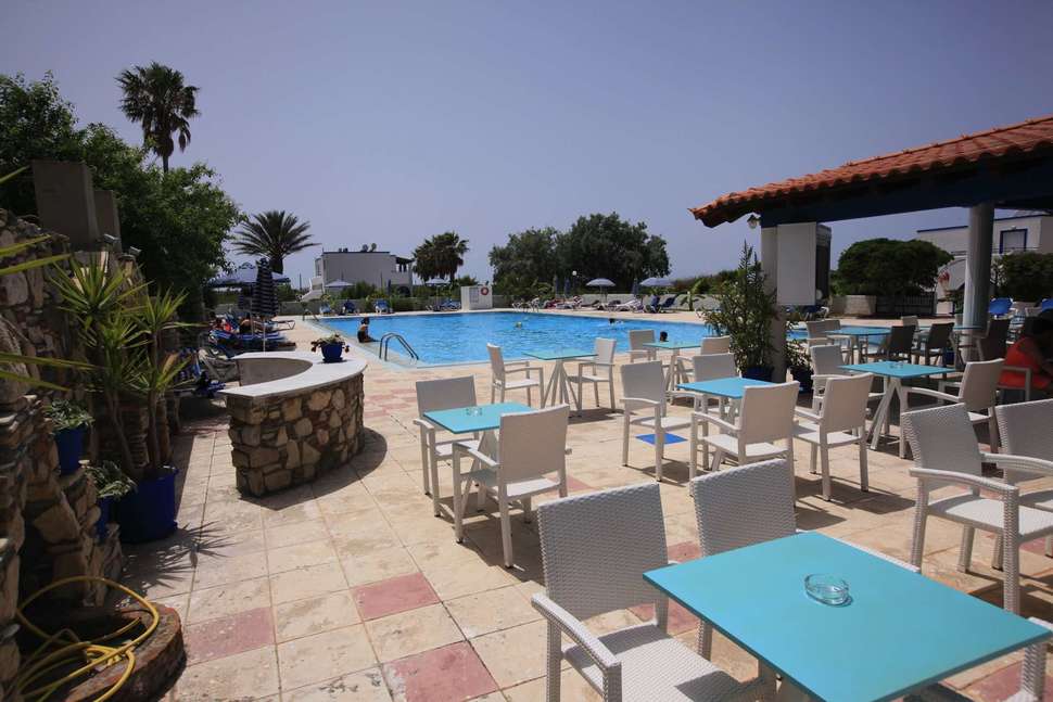 Een foto van het terras bij Hotel Tigaki's Star
