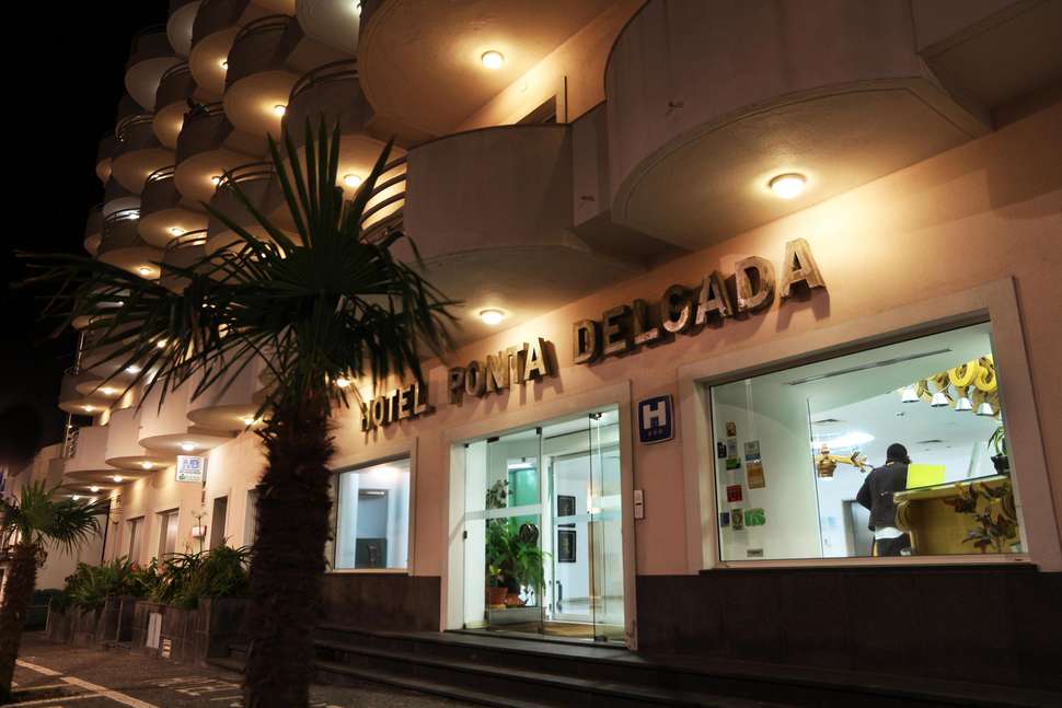 Ein Foto von der Außenansicht des Hotel Ponta Delgada