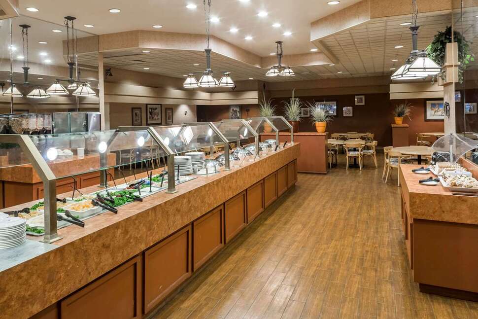 Ein Foto Ramada by Wyndham Kissimmee Gateway
