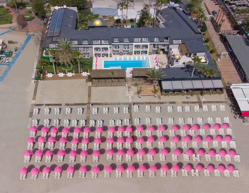 Een foto van het strand bij Alaaddin Beach Hotel