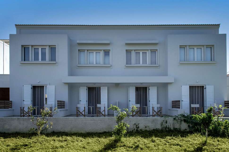 Een foto van de buitenkant van Ekati Mare Boutique Resort