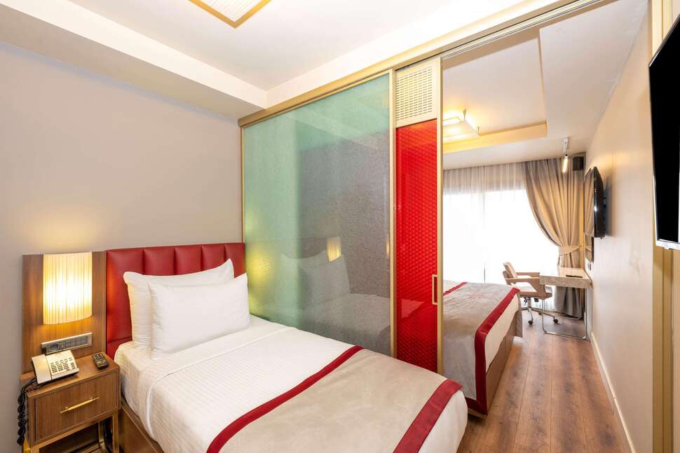 Een foto van Ramada by Wyndham Istanbul Pera