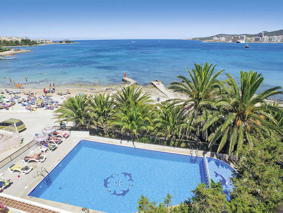 Ein Foto vom Pool im Hotel Tagomago
