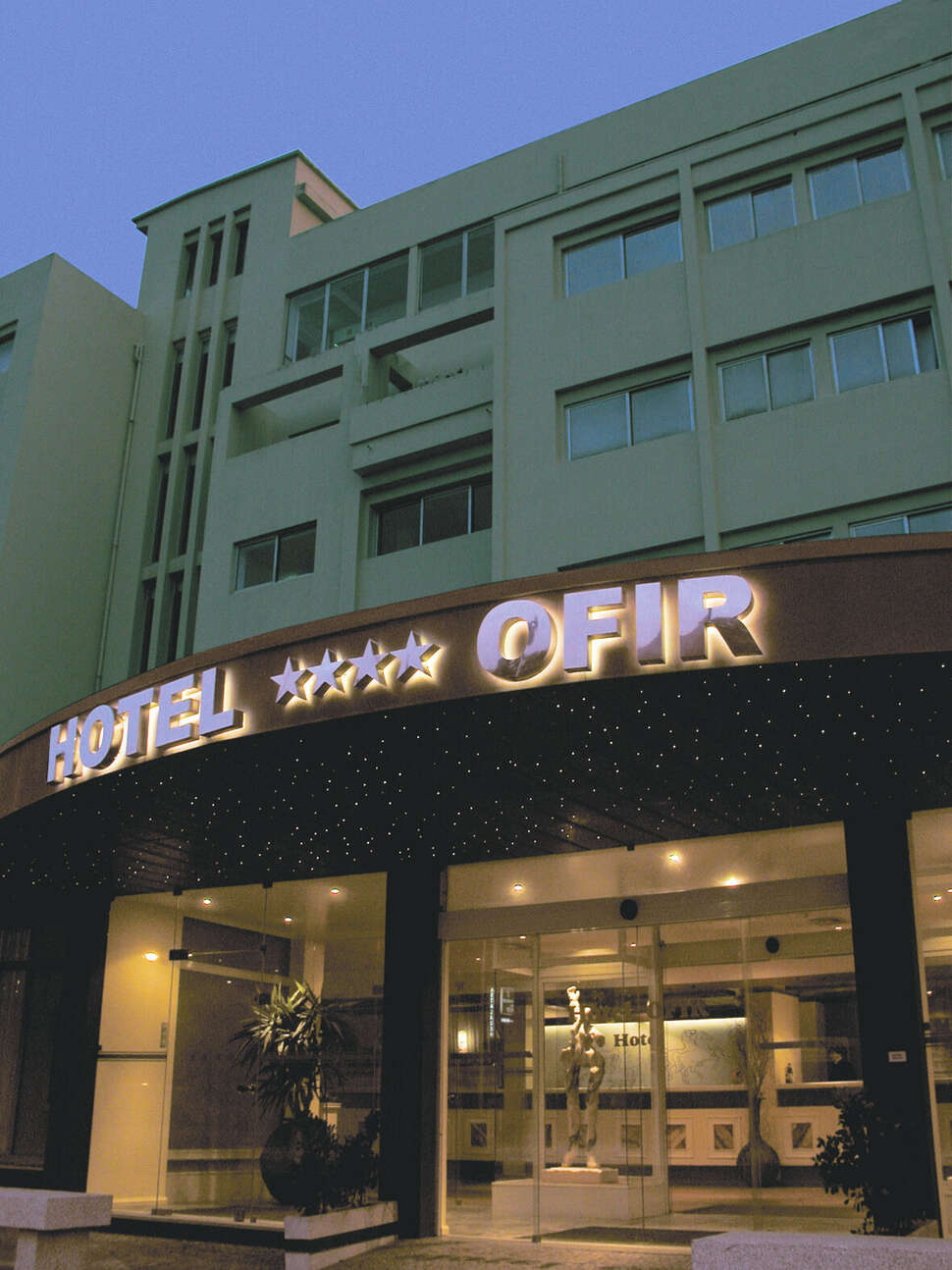 Ein Foto von der Außenansicht des Axis Ofir Beach Resort