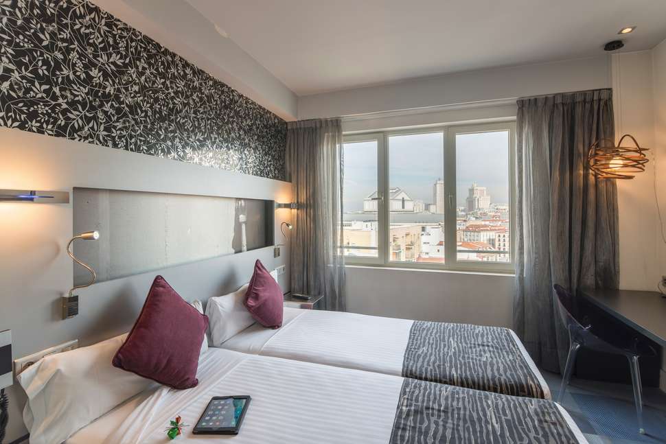 Een foto van een overzicht van Petit Palace Mayor Plaza Hotel