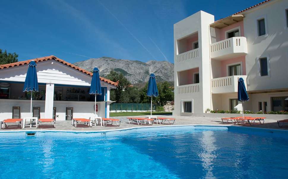 Ein Foto vom Pool im Aphrodite Hotel & Suites