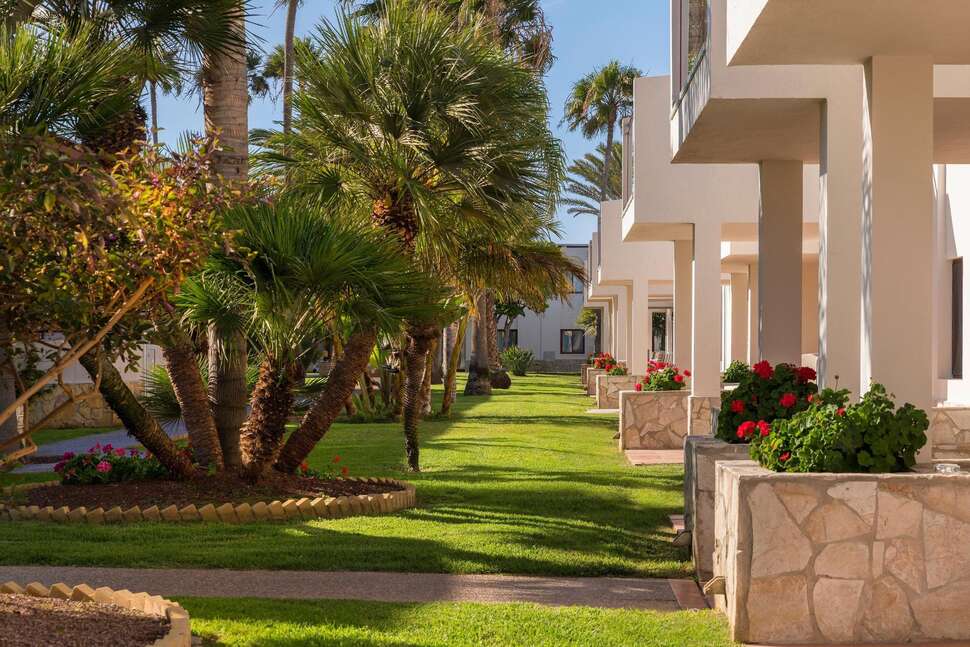 Een foto van de buitenkant van Alua Suites Fuerteventura