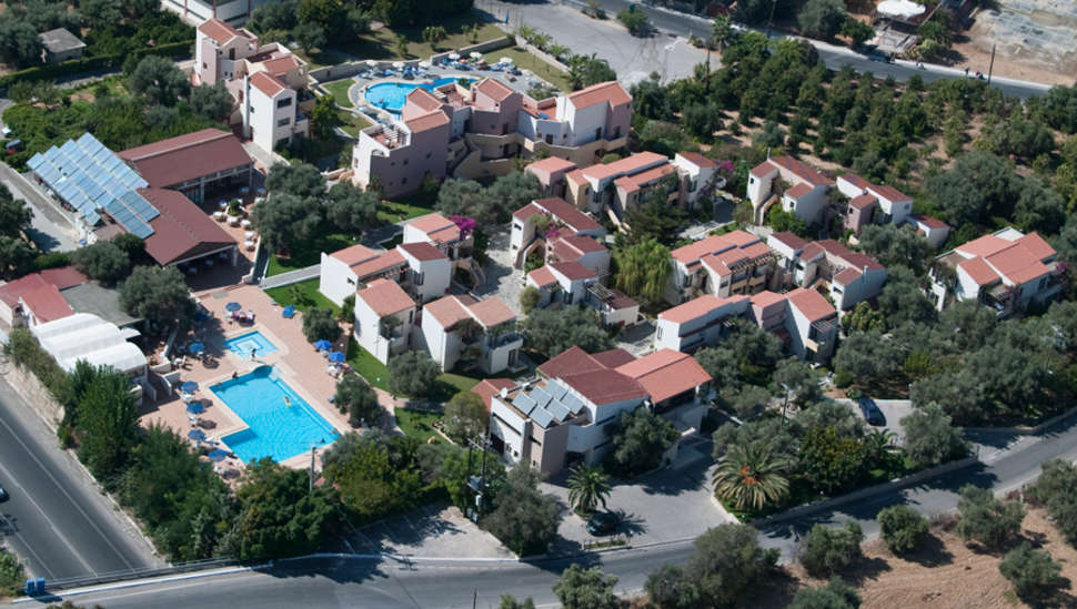 Een foto van de buitenkant van Suneo Althea Village