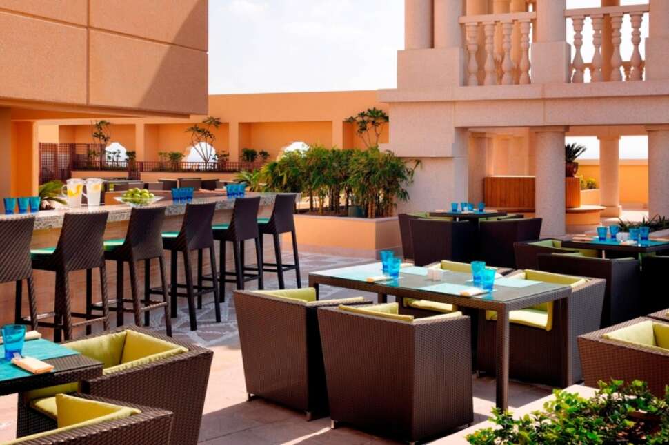 Ein Foto von der Terrasse im Marriott Hotel Al Jaddaf