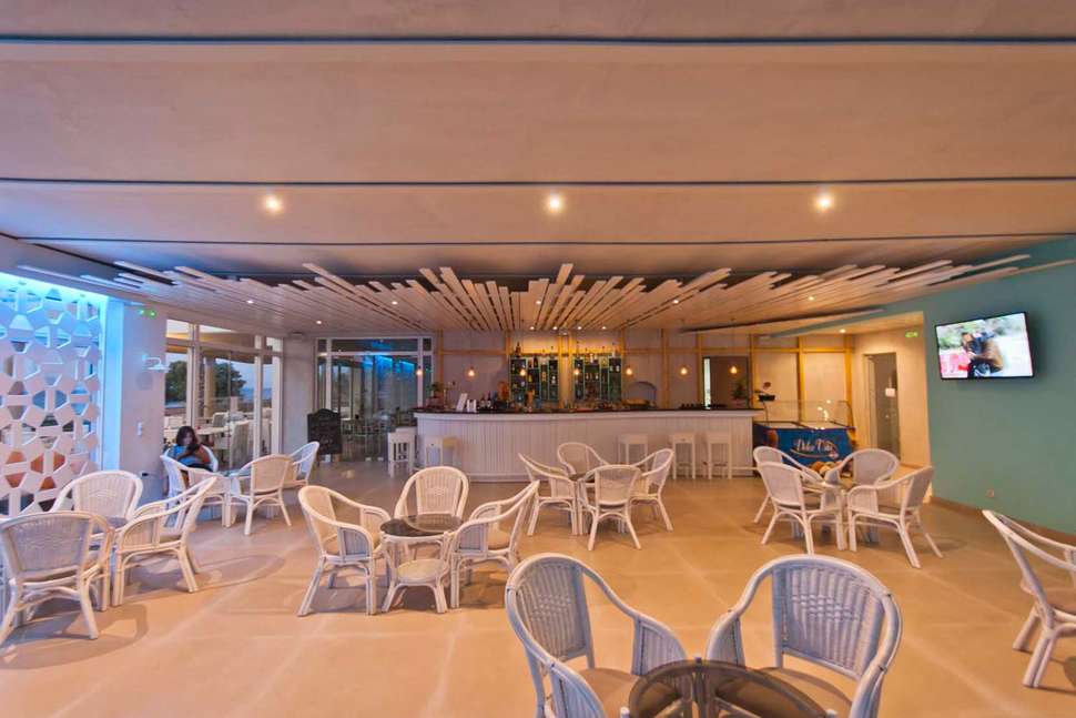 Een foto van de faciliteiten bij Irina Beach Aparthotel