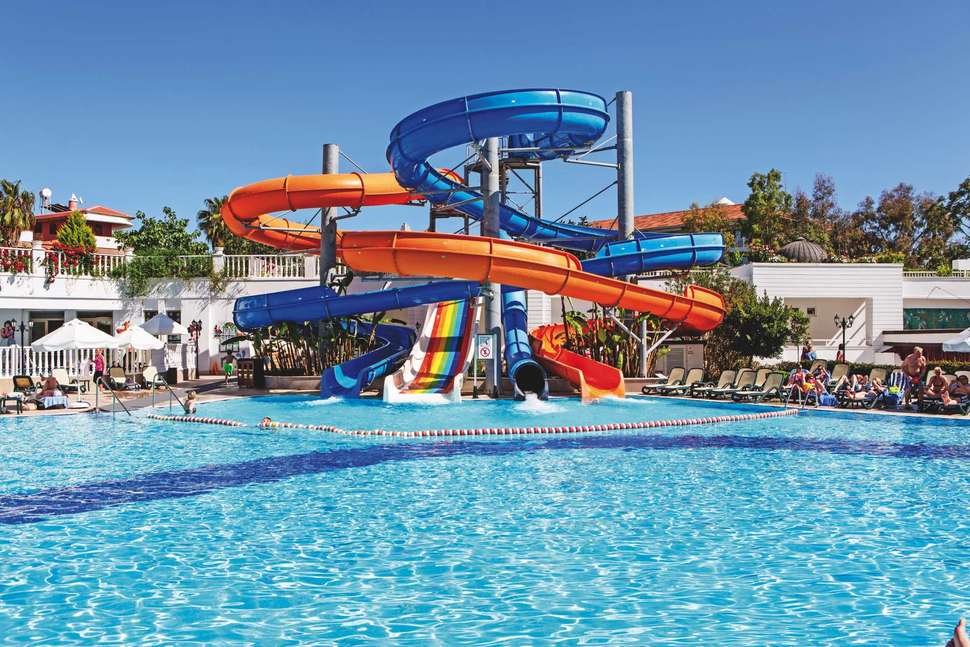 Ein Foto vom Pool im Alba Queen Hotel