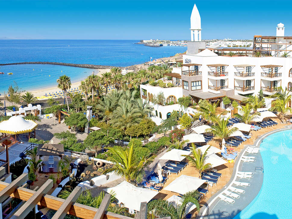Een foto van het zwembad bij Princesa Yaiza Suite Hotel Resort