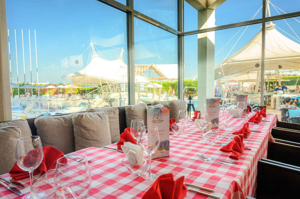 Ein Foto Effect Grand Victoria Hotel