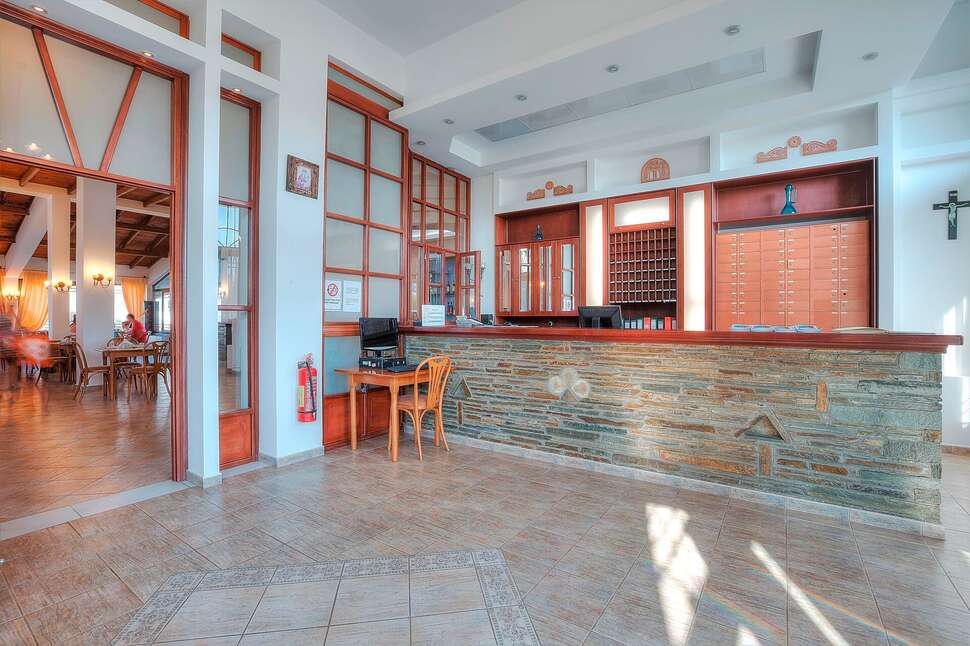 Een foto van het interieur van Acrotel Lily Ann Village
