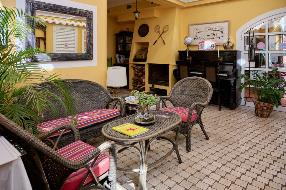 Ein Foto Inn & Art Hotel