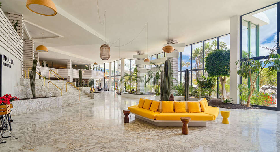 Een foto van het interieur van H10 Lanzarote Princess