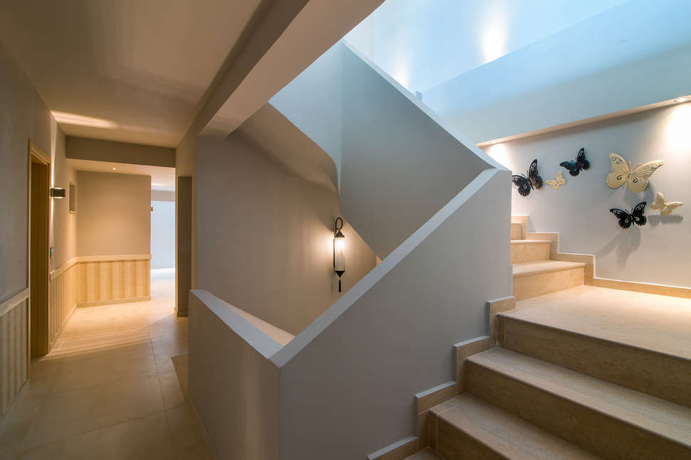 Een foto van het interieur van Neikos Mediterraneo Luxury Suites